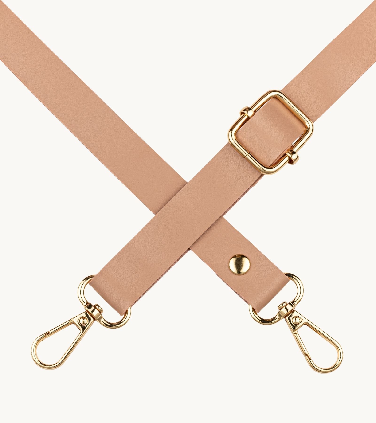Detail koženého crossbody popruhu na mobil Strappy Leather Nude Pink v ružovej farbe