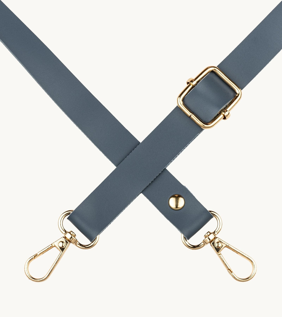 Detail koženého crossbody popruhu na mobil Strappy Leather Steel Blue v modrej farbe